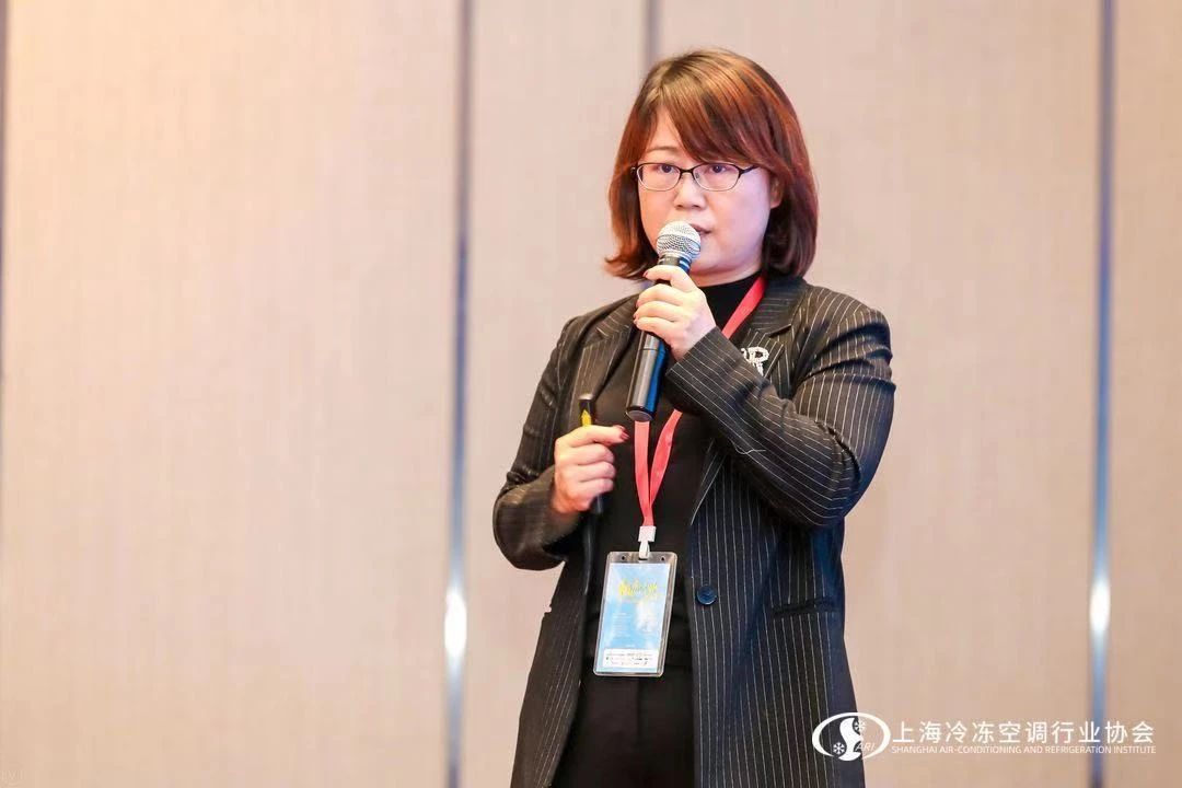 杨萍