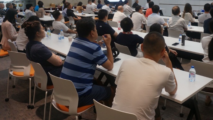 8会场